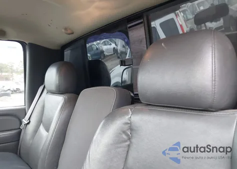 2005 GMC Sierra 2500Hd Work Truck z USA, uszkodzony, nr VIN 1GTHK24U75E226598